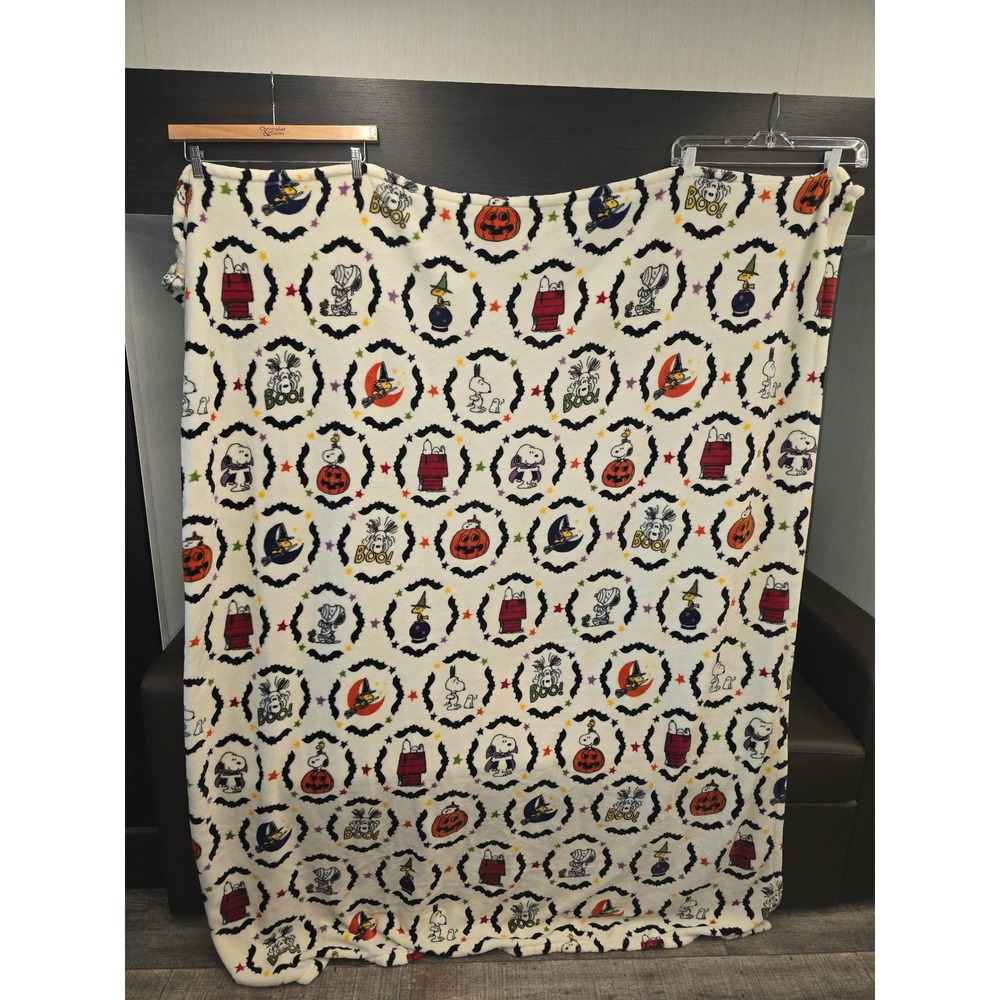 Peanuts Halloween Snoopy Woodstock Fleece Throw Blanket Bats Mummy Vampire Boo
